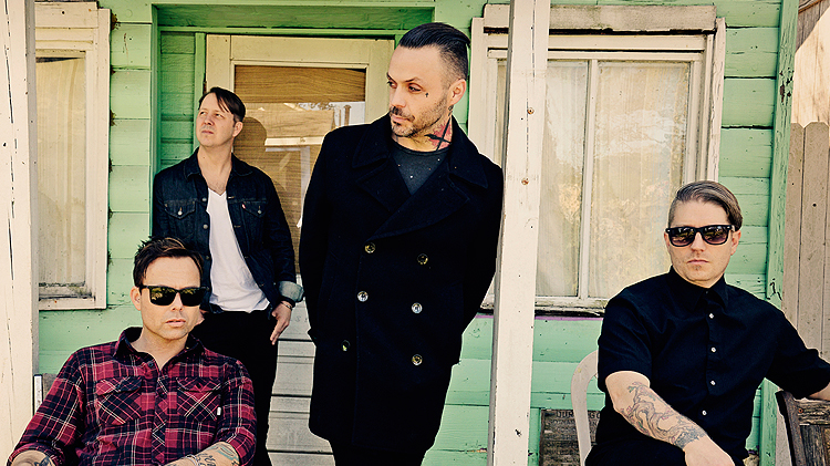 HOOD_ICD_EntertainerBlueOctober_750x421_060417.jpg